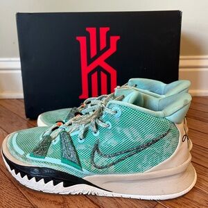 Nike KYRIE 7 Discontinued Basketball Shoes